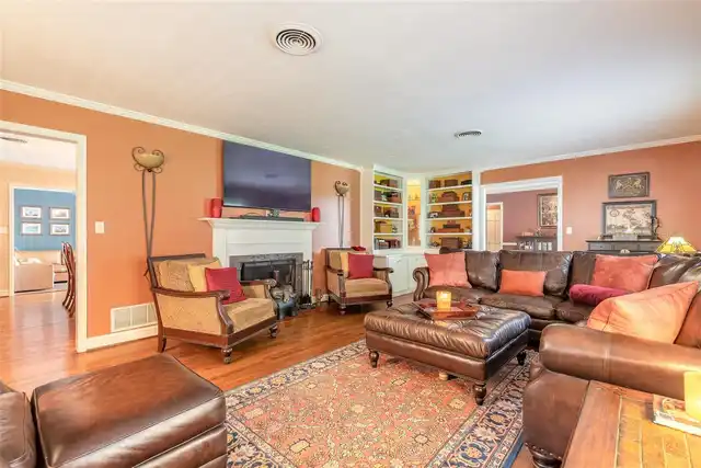 Listing Photo 14