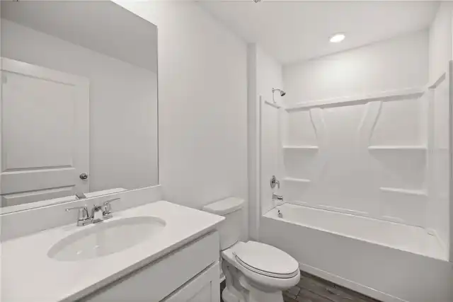 Listing Photo 10