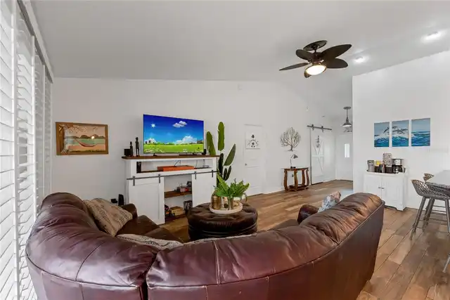 Listing Photo 16