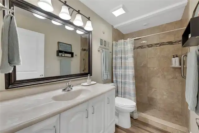 Listing Photo 25