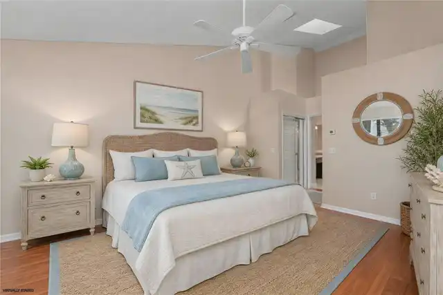 Listing Photo 11
