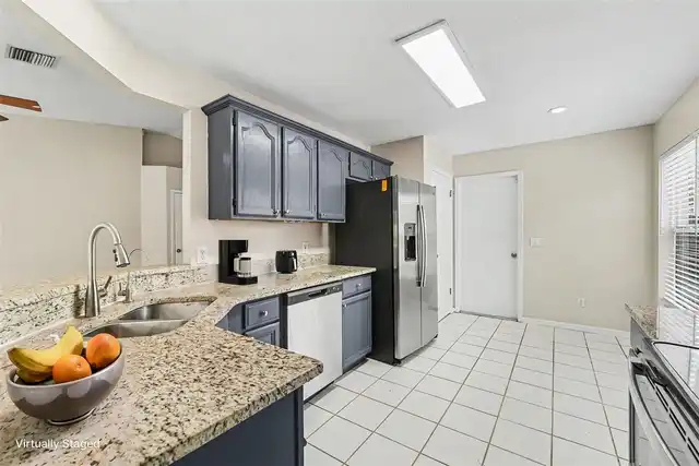Listing Photo 8