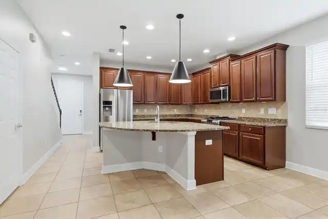 Listing Photo 17