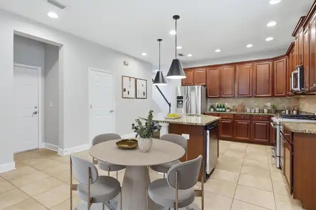 Listing Photo 18