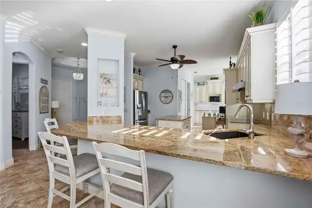 Listing Photo 12