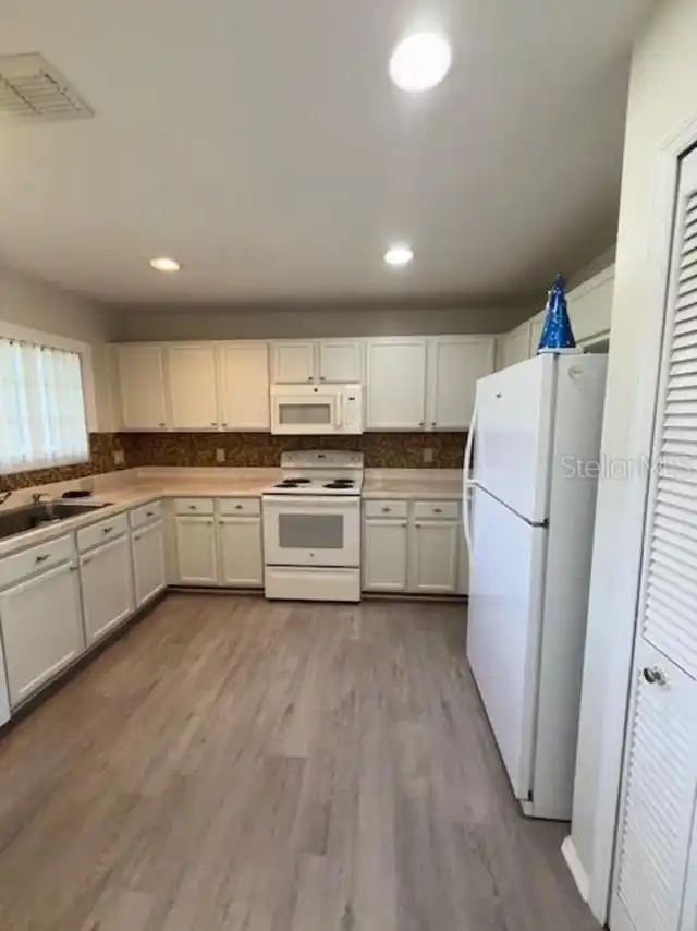 Listing Photo 6