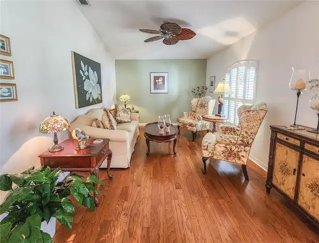 Listing Photo 9