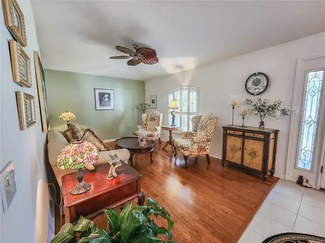 Listing Photo 11