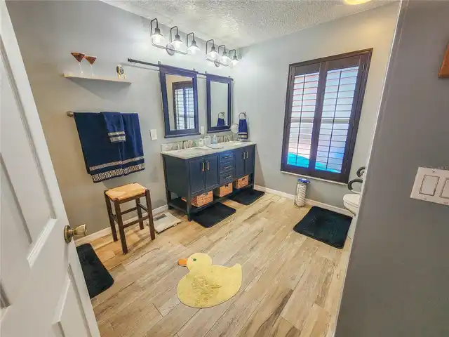 Listing Photo 33