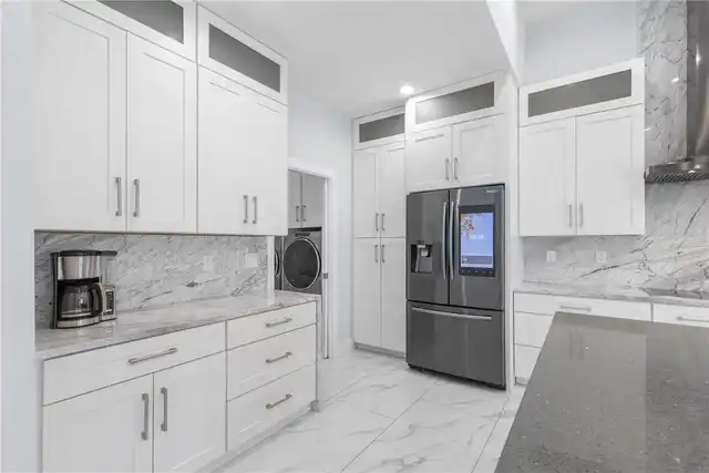 Listing Photo 18
