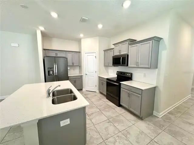 Listing Photo 9