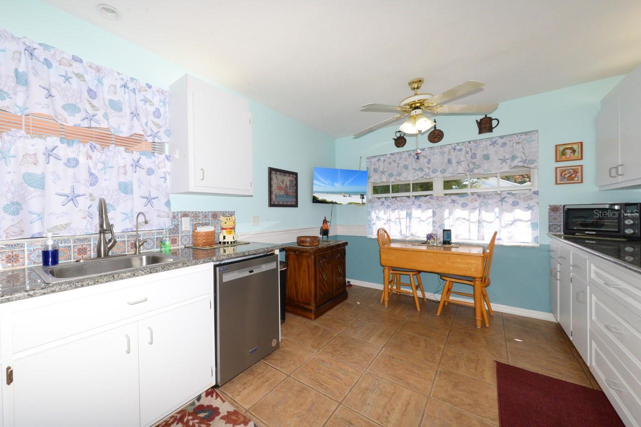Listing Photo 8