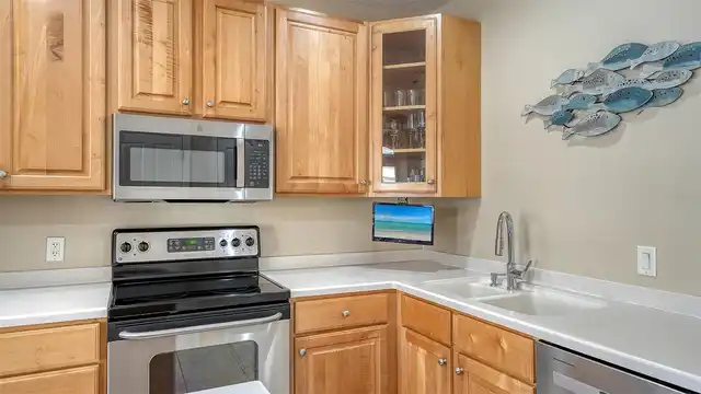 Listing Photo 10