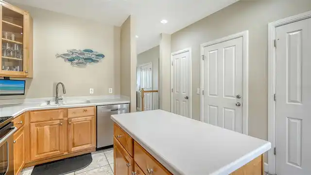 Listing Photo 12