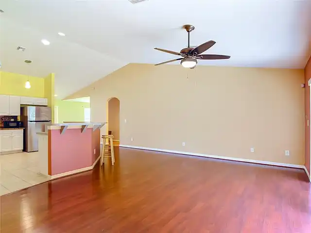 Listing Photo 19