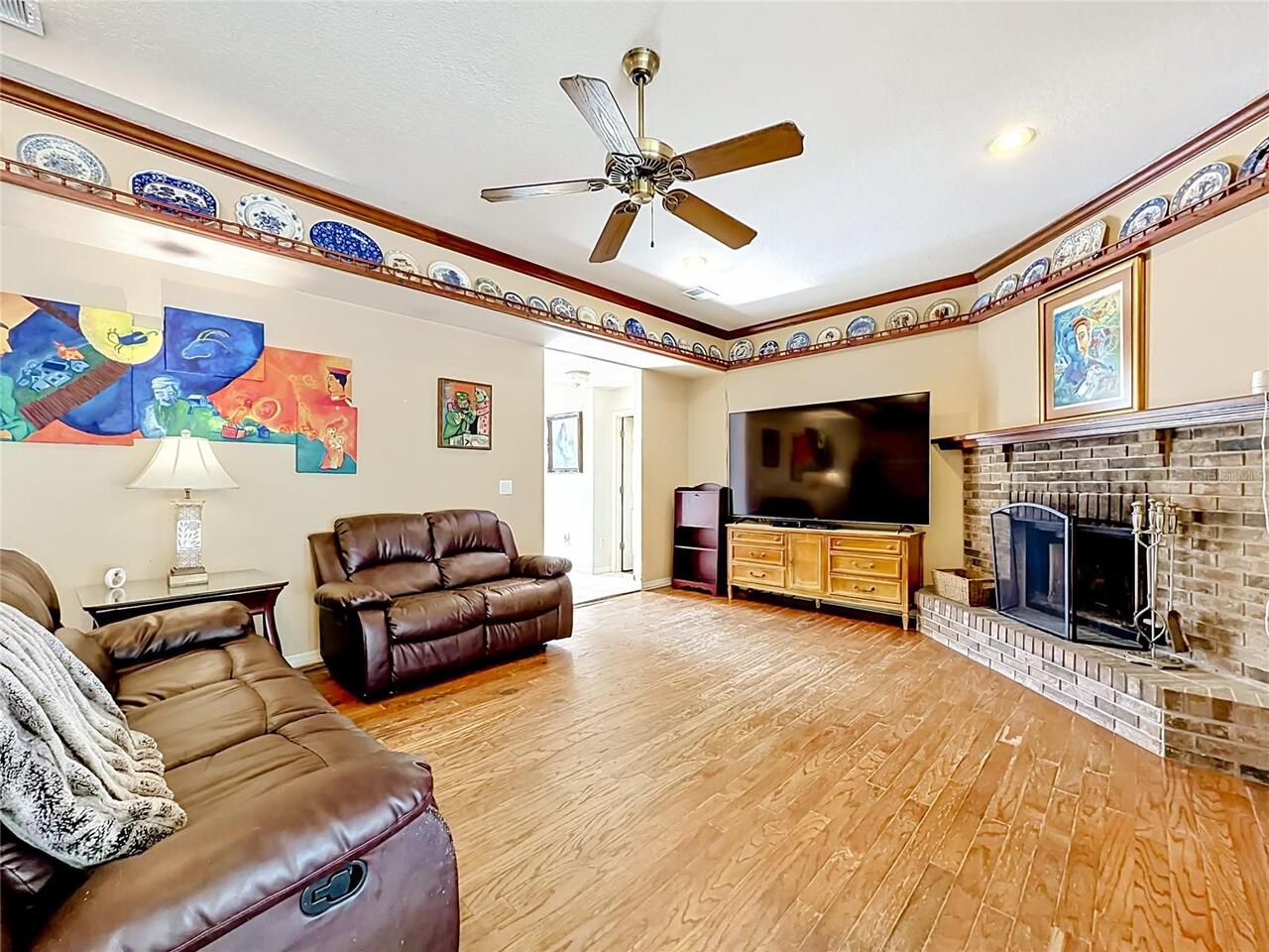 Listing Photo 11