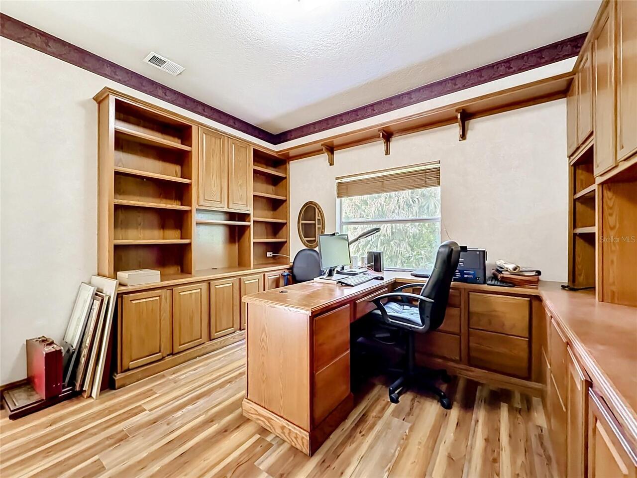 Listing Photo 14