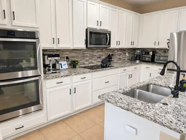 Listing Photo 11