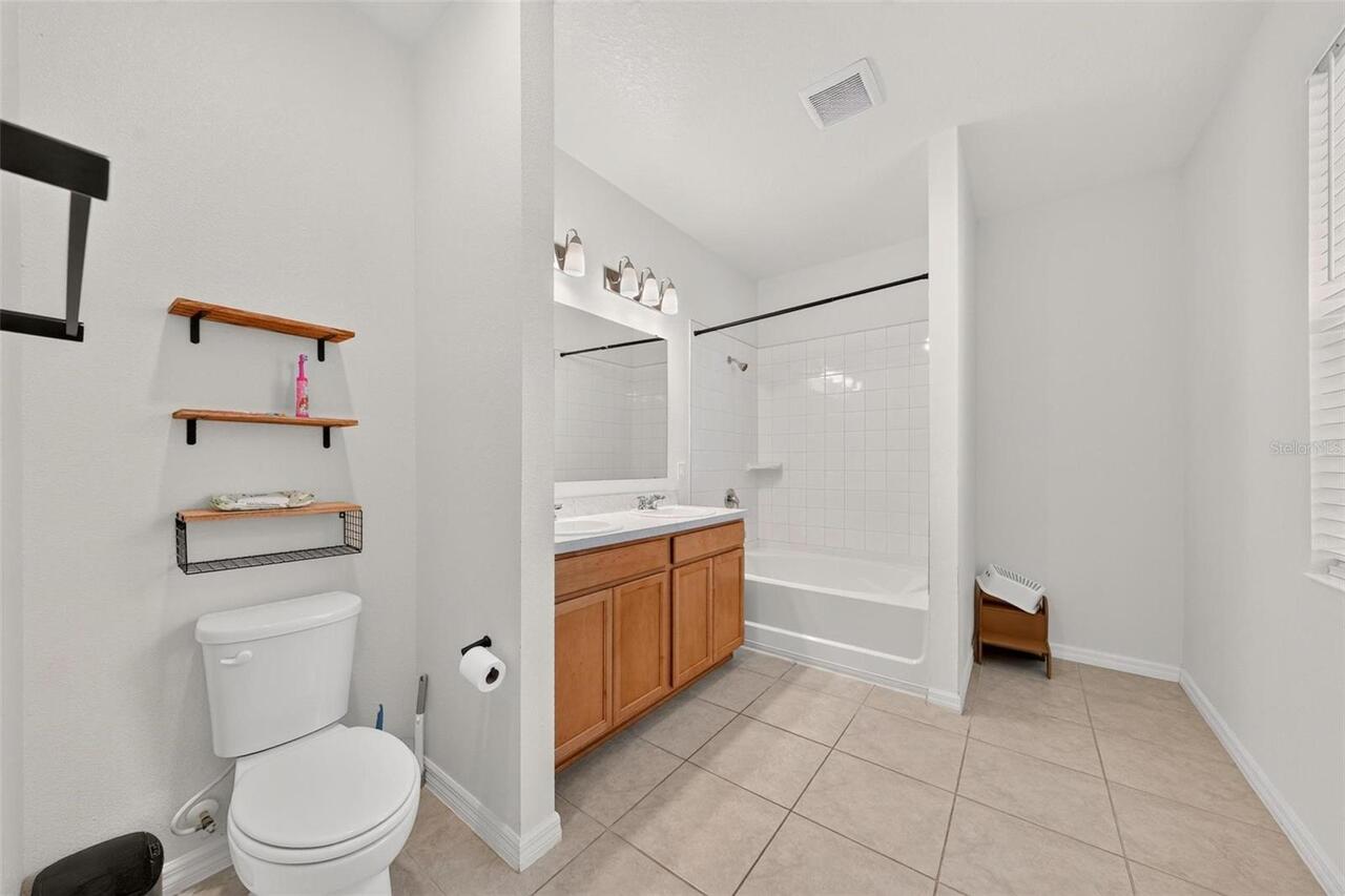 Listing Photo 14