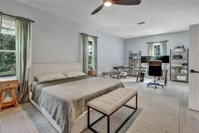 Listing Photo 18