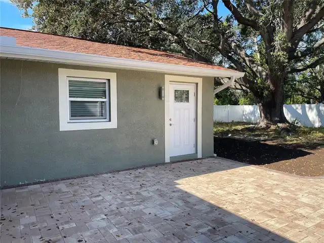 Listing Photo 17