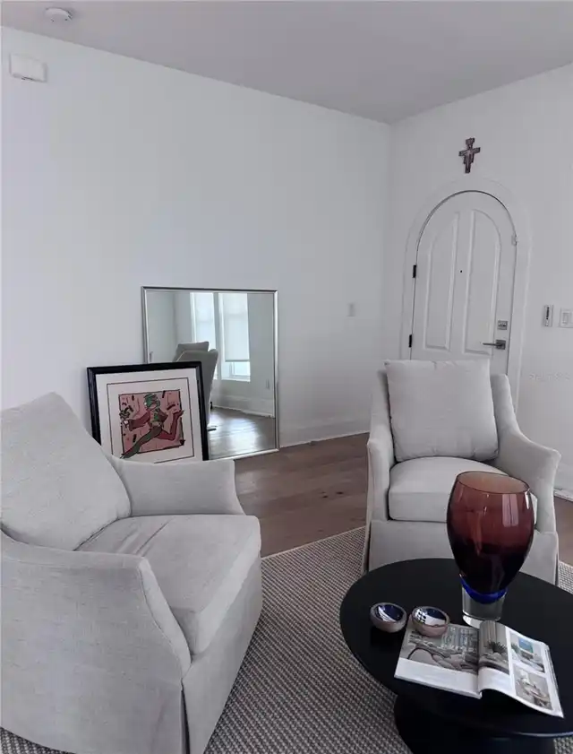 Listing Photo 12