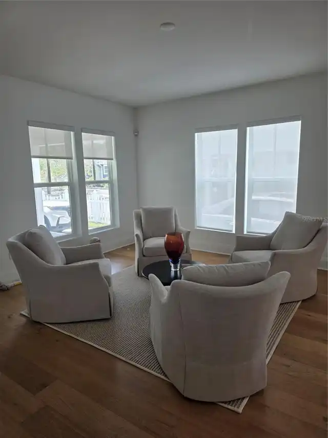Listing Photo 11