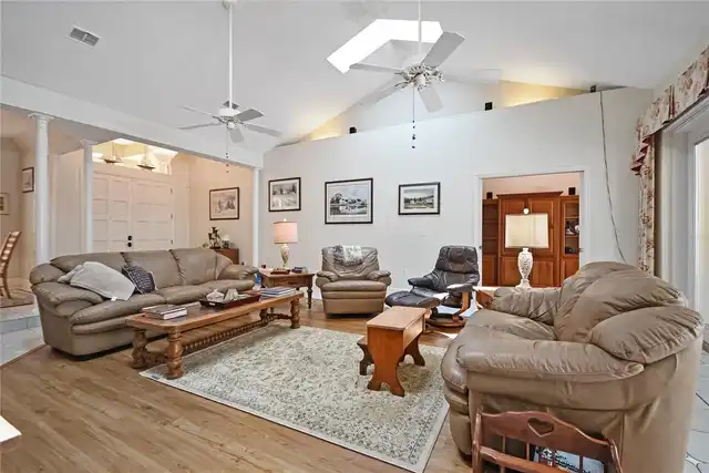 Listing Photo 14