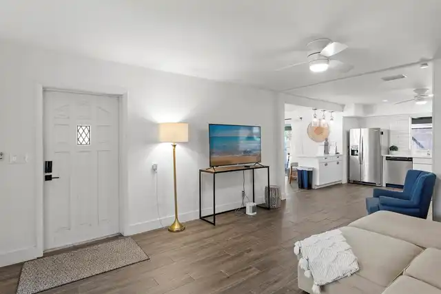 Listing Photo 17