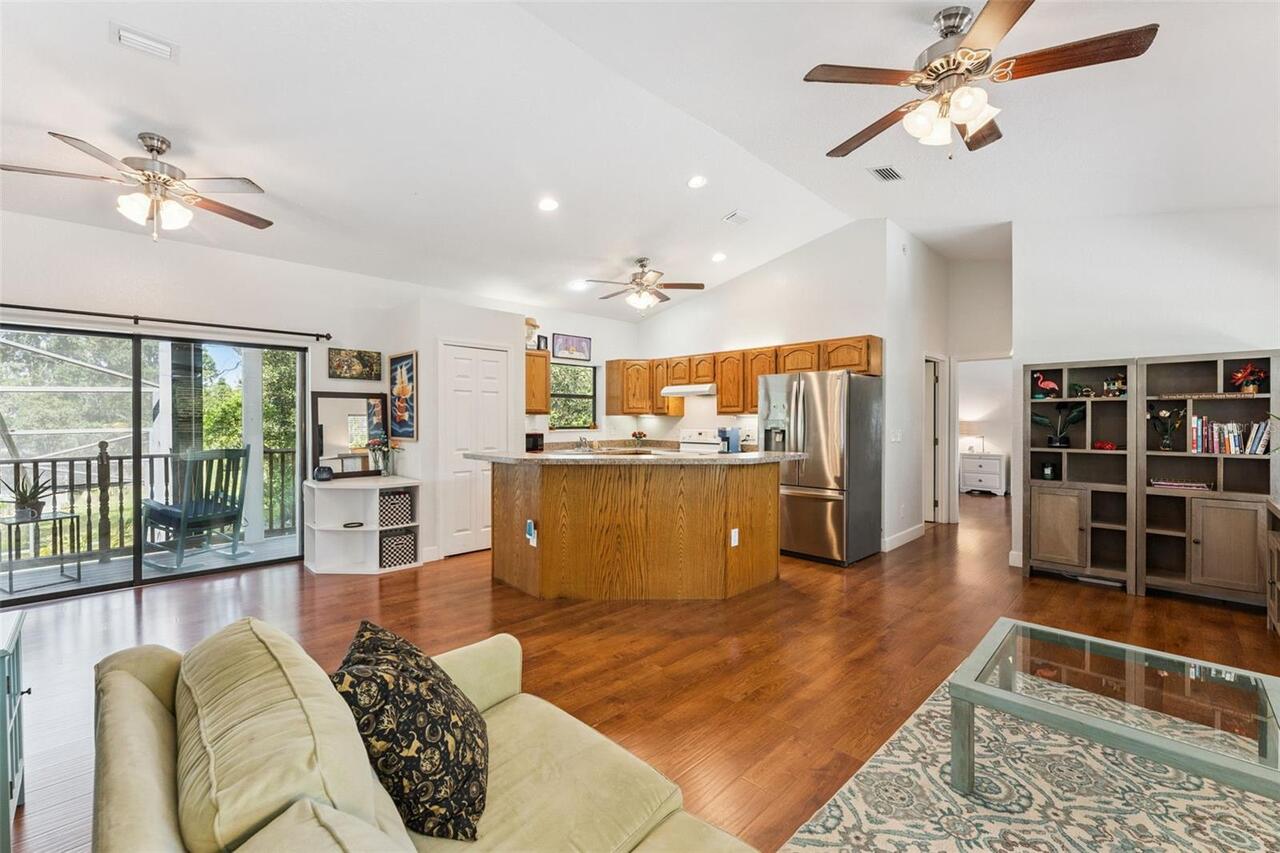 Listing Photo 8