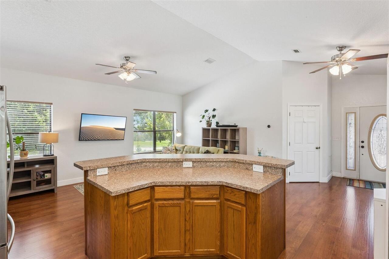 Listing Photo 10