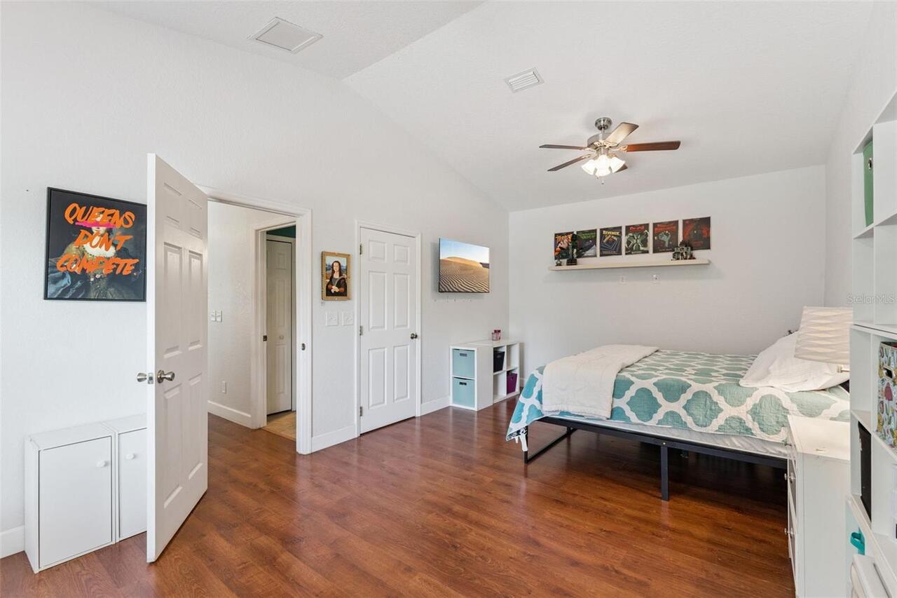 Listing Photo 16