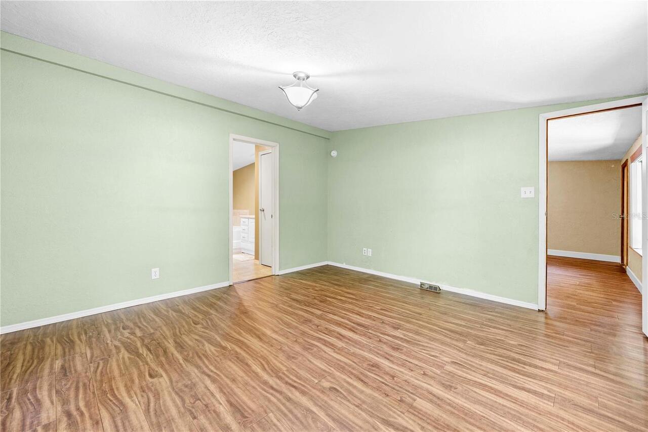 Listing Photo 24