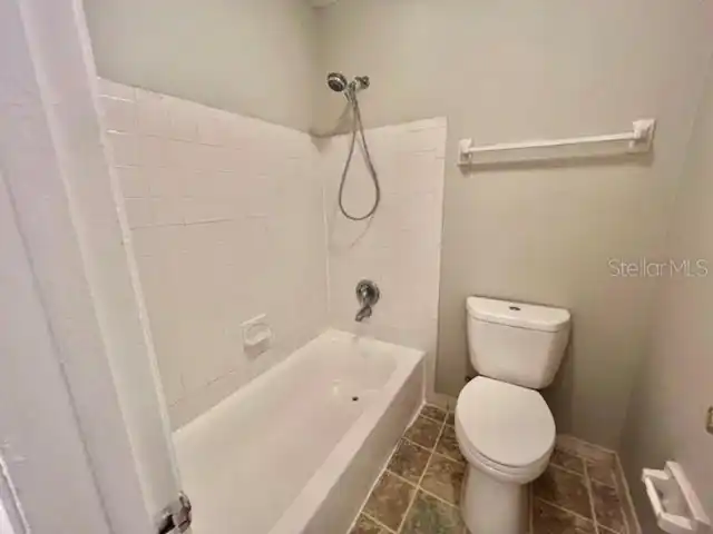 Listing Photo 9