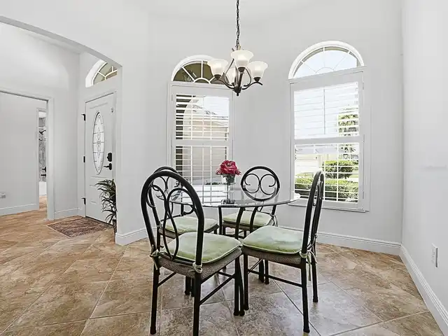 Listing Photo 8