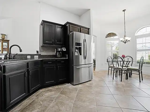 Listing Photo 12