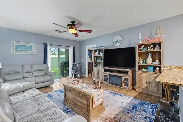 Listing Photo 11