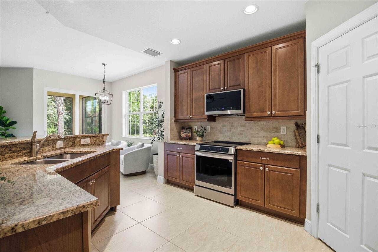 Listing Photo 8
