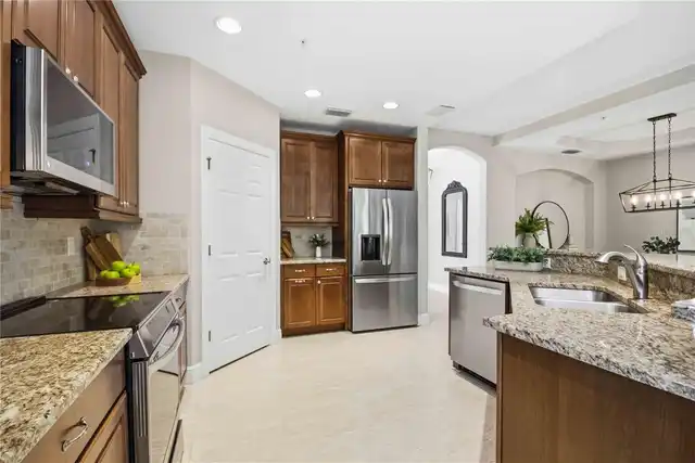 Listing Photo 9