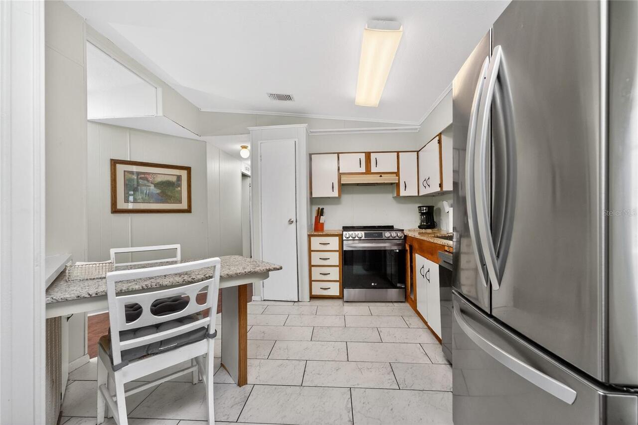 Listing Photo 10