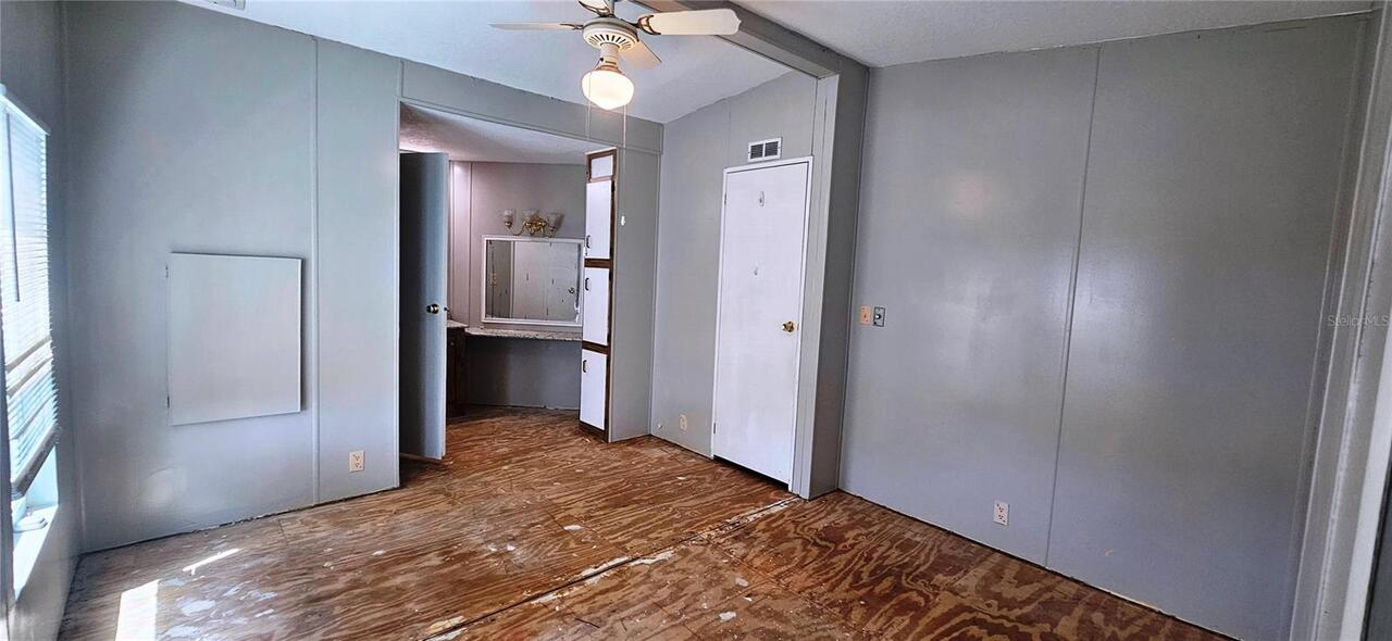 Listing Photo 14