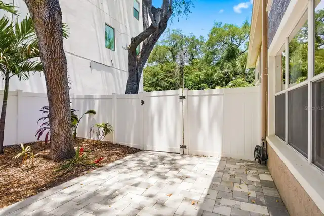 Listing Photo 14