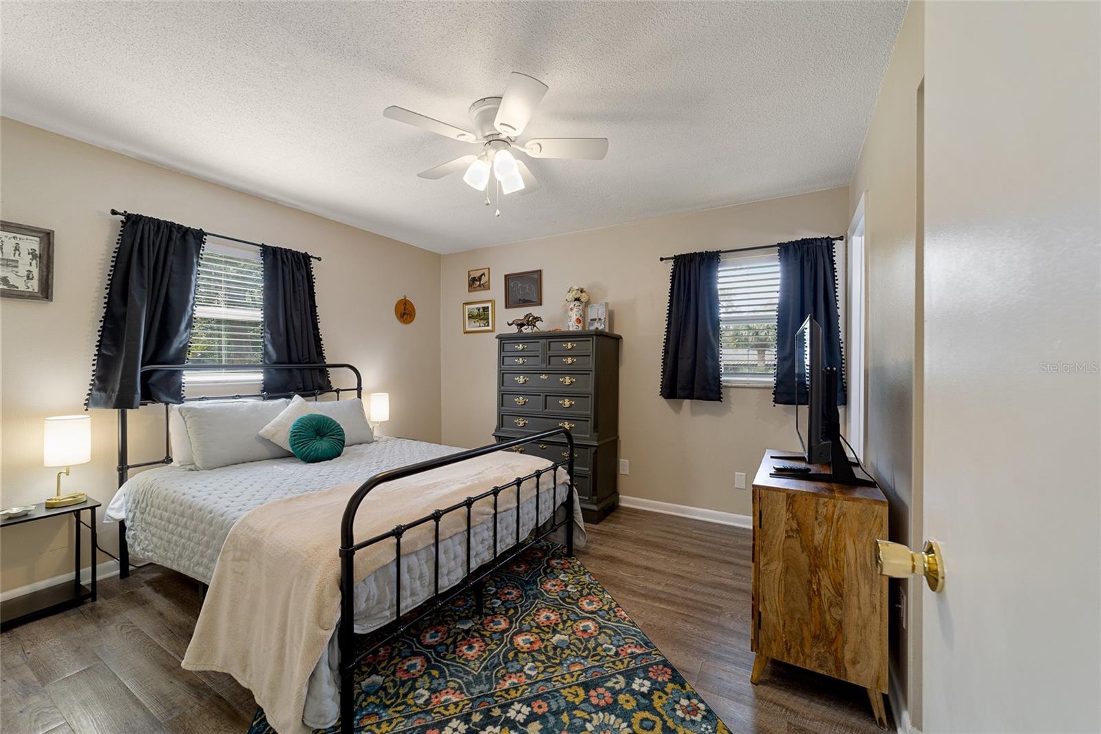 Listing Photo 10