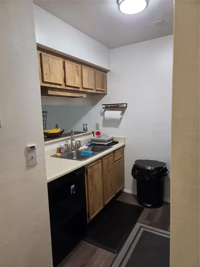Listing Photo 8