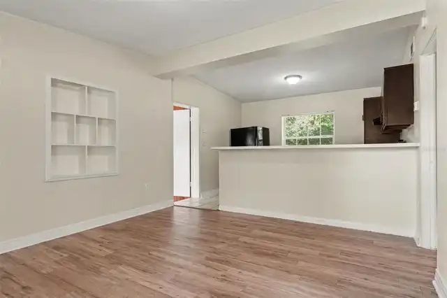 Listing Photo 7