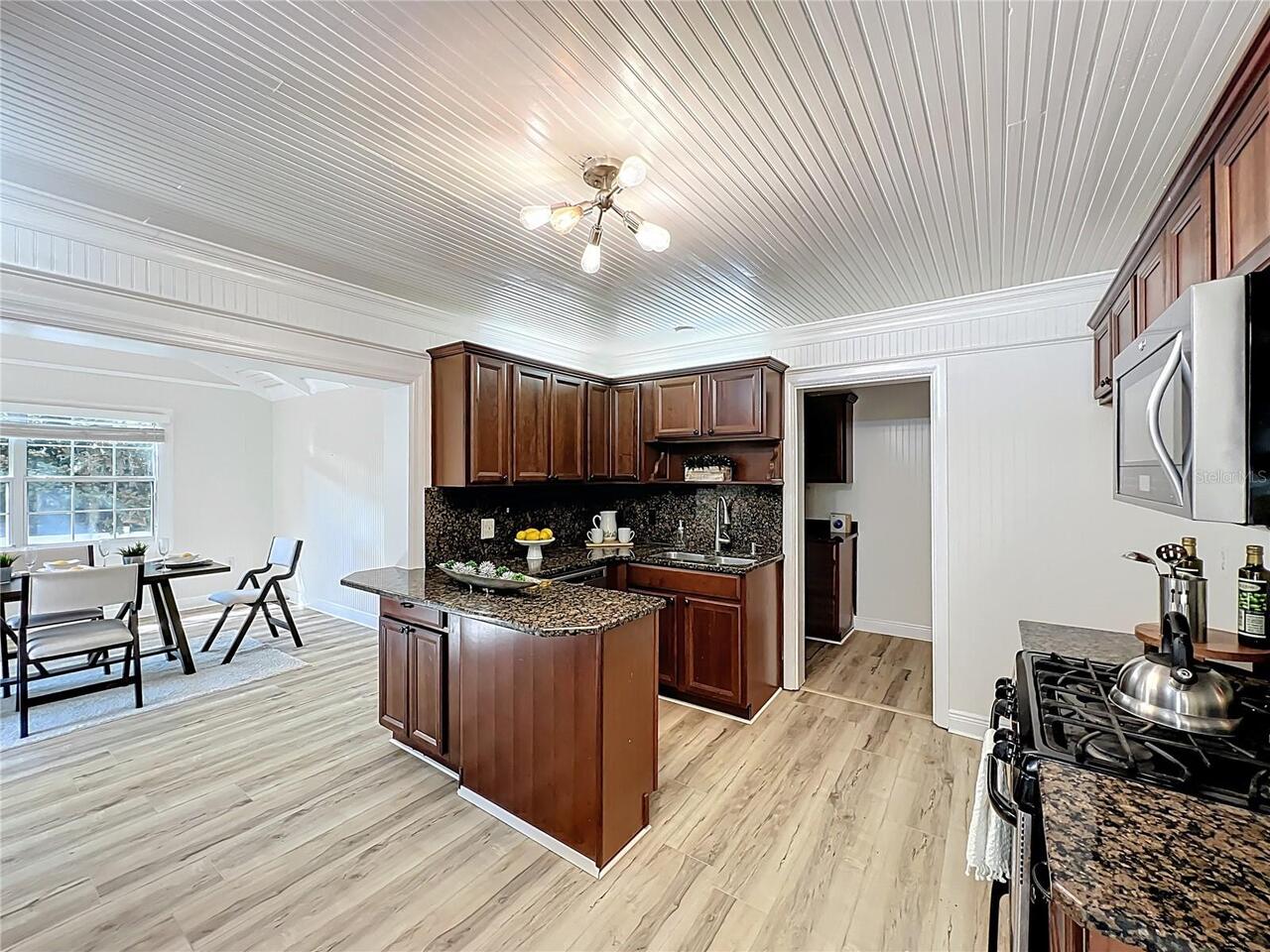 Listing Photo 17