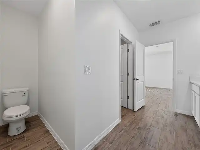 Listing Photo 14