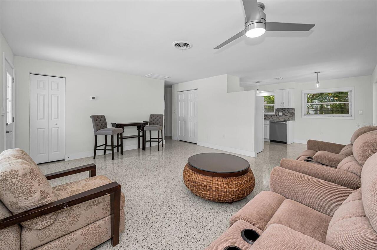 Listing Photo 10