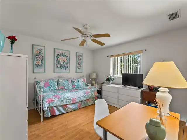 Listing Photo 32