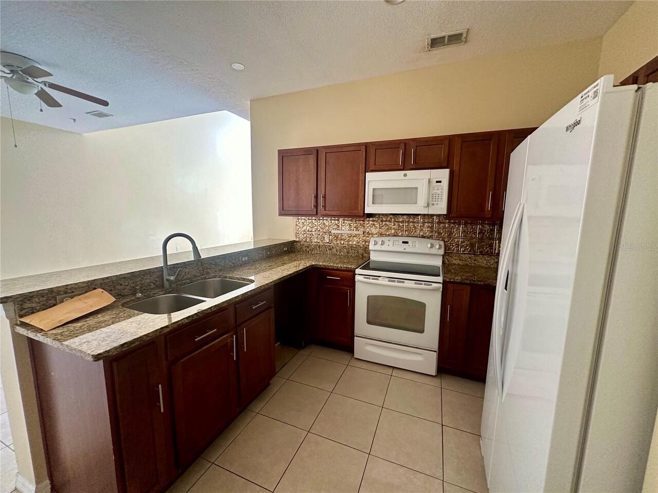 Listing Photo 10